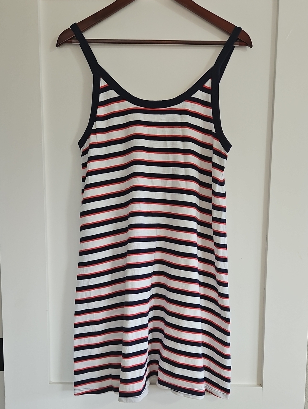 Universal Thread M Striped Tank Top in Navy, White & Red